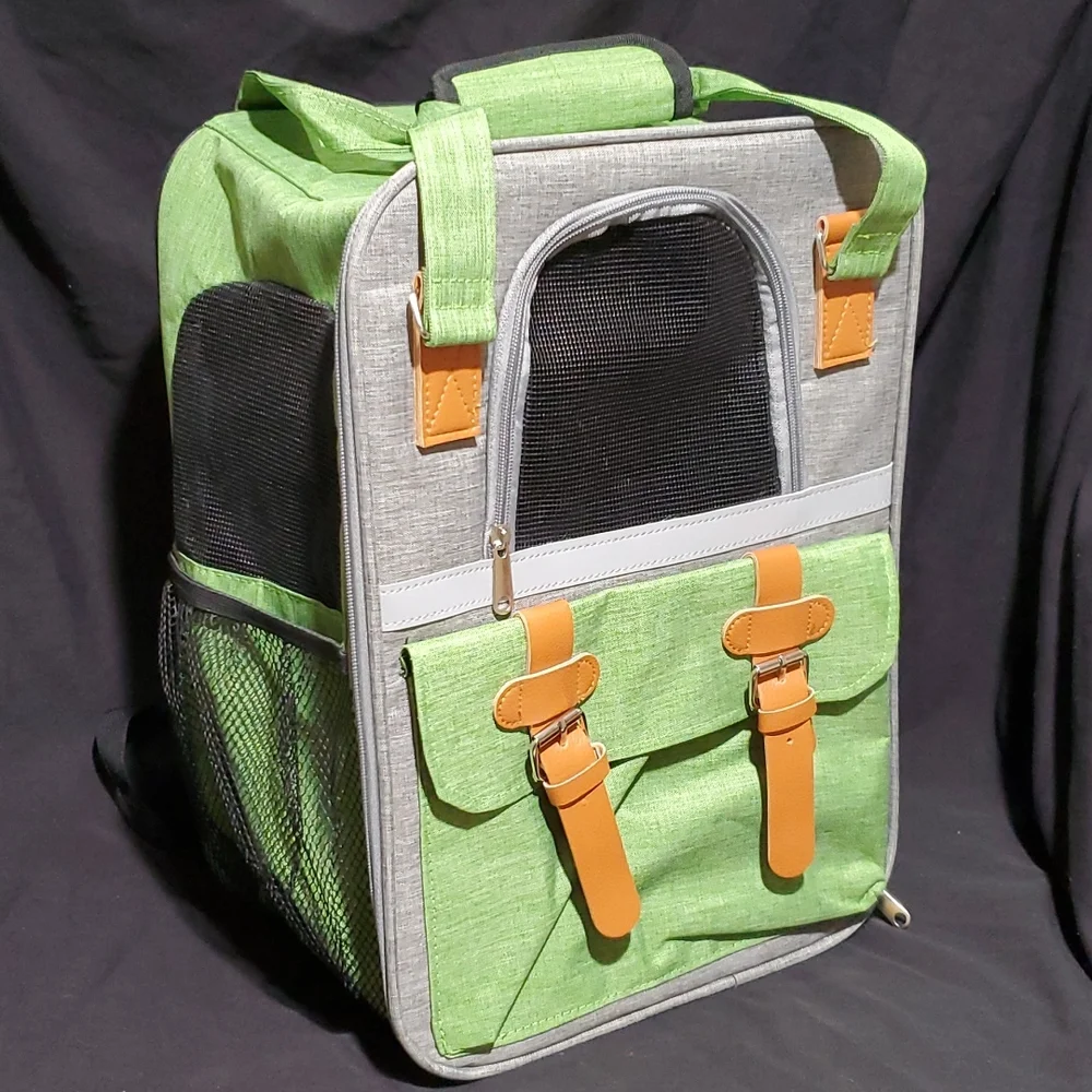 NWOT Pet carrier/backpack small dogs and cats